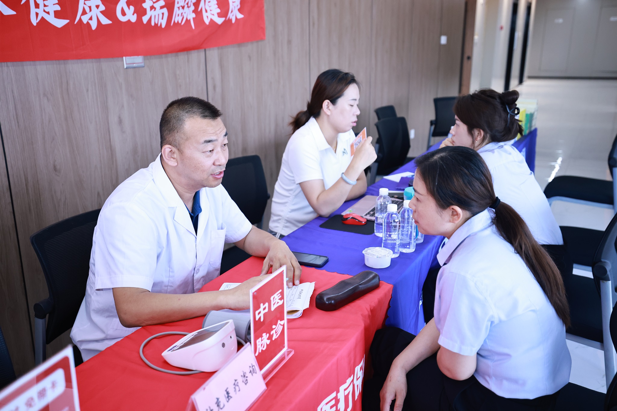 創(chuàng)新研究院組織開展補(bǔ)充醫(yī)療保險講解服務(wù)