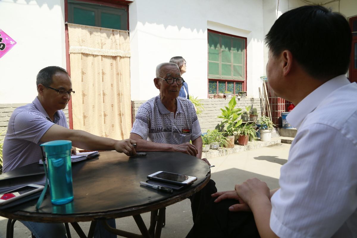 死守陣地 哪都不去—記陜鋼集團(tuán)龍鋼公司老煉鐵工人孫百萬(wàn)